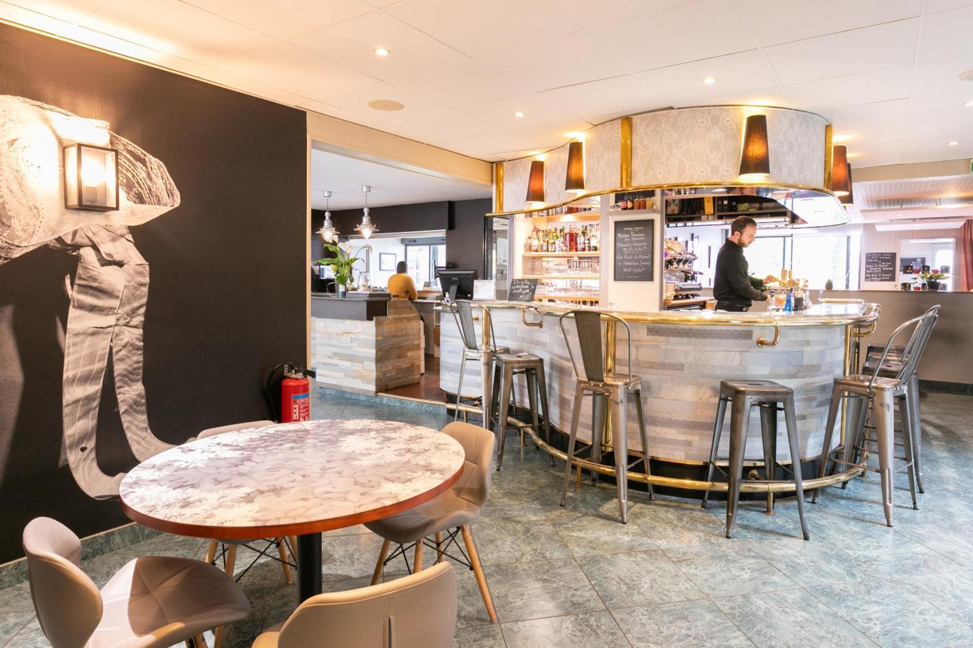 Logis, Hotel Au Chene Vert Plérin Zewnętrze zdjęcie